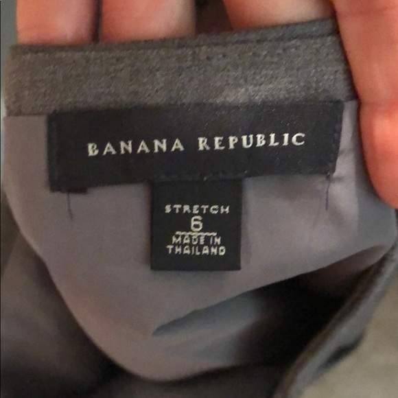 Pleat- front Banana Republic skirt- - Picture 3 of 5